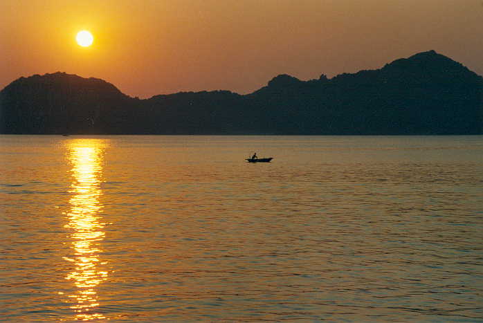 032_halong_bay.jpg